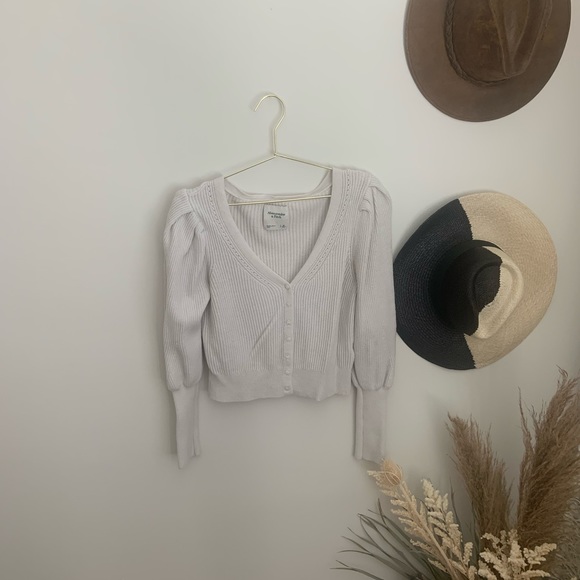 A&F sweater. GUC. No flaws or holes. - Picture 3 of 8